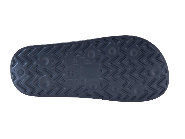 Blaue Badesandalensohle mit Zickzackmuster und Größenangaben.