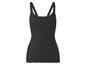 Ein schwarzes, geripptes Tanktop mit Spitze.