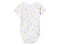 Weißer Baby-Body mit Giraffen-, Regenbogen- und Blumenmuster.