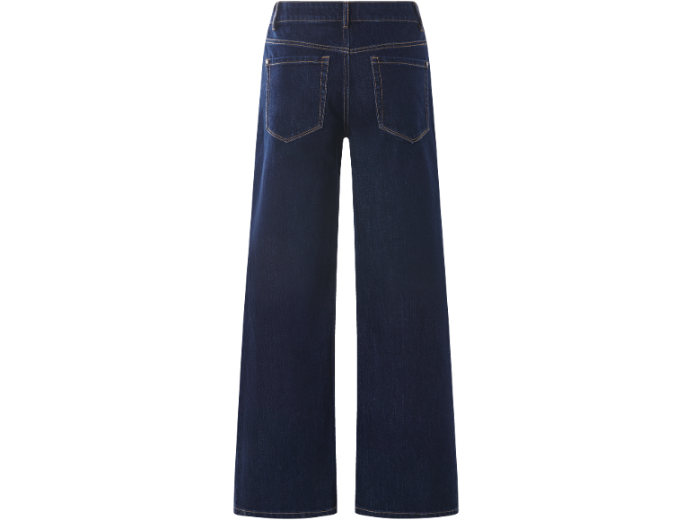 Dunkelblaue weite Jeans mit Gesäßtaschen und sichtbaren Nähten.