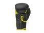 Ein schwarzer Boxhandschuh mit gelben Details.