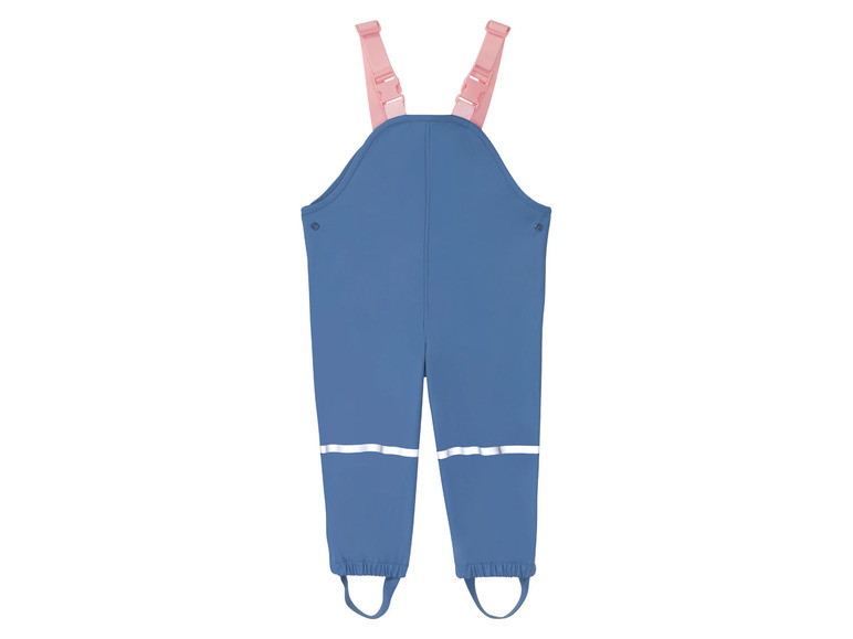 Blaue Regenhose mit rosa Trägern.