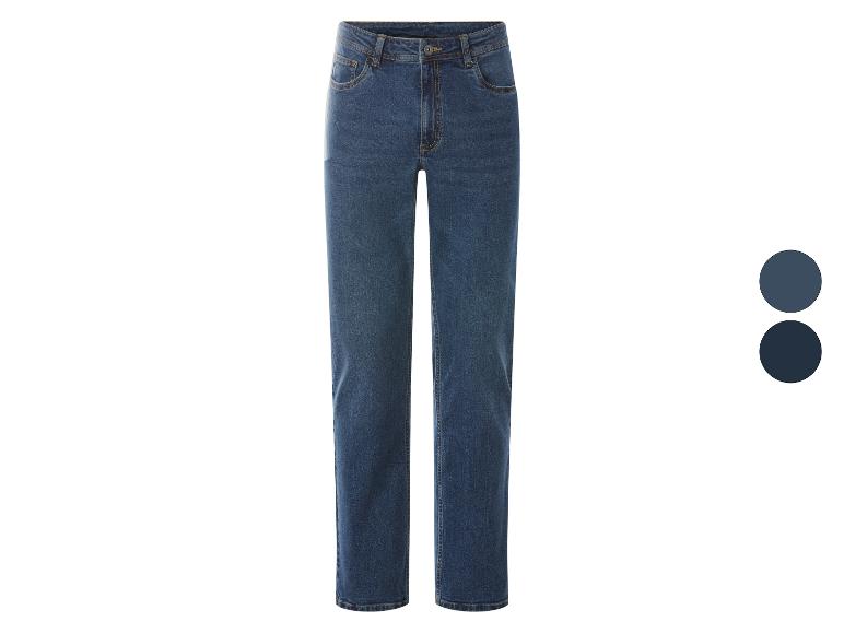 Blaue Jeans mit zwei Farbmustern auf weißem Hintergrund.