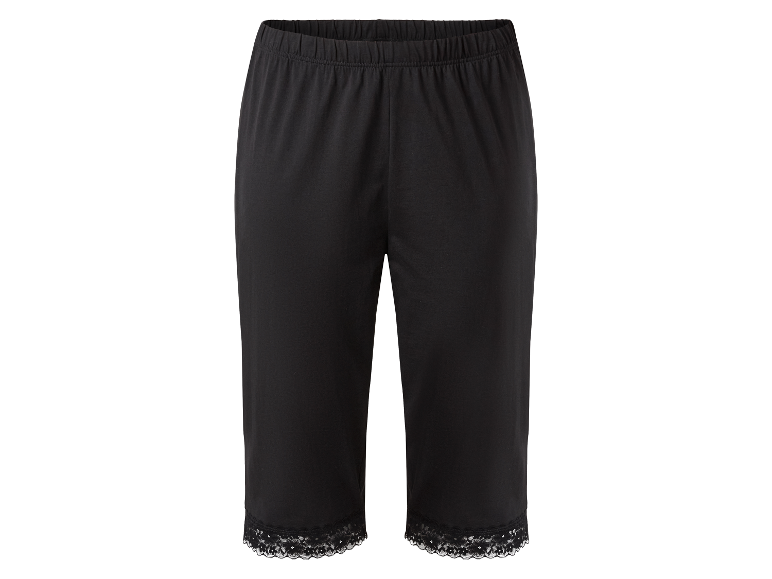 Schwarze Shorts mit Spitze.