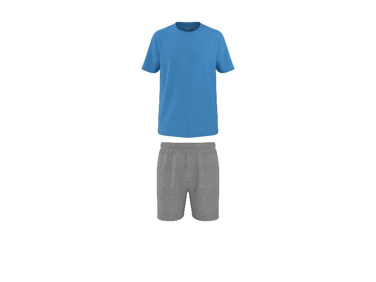 Blaues T-Shirt und graue Shorts.