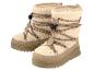 Hellbraune Winterstiefel im Lammfell-Stil mit Schnürsenkeln.