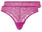 Zwei rosa String-Slips aus Spitze.