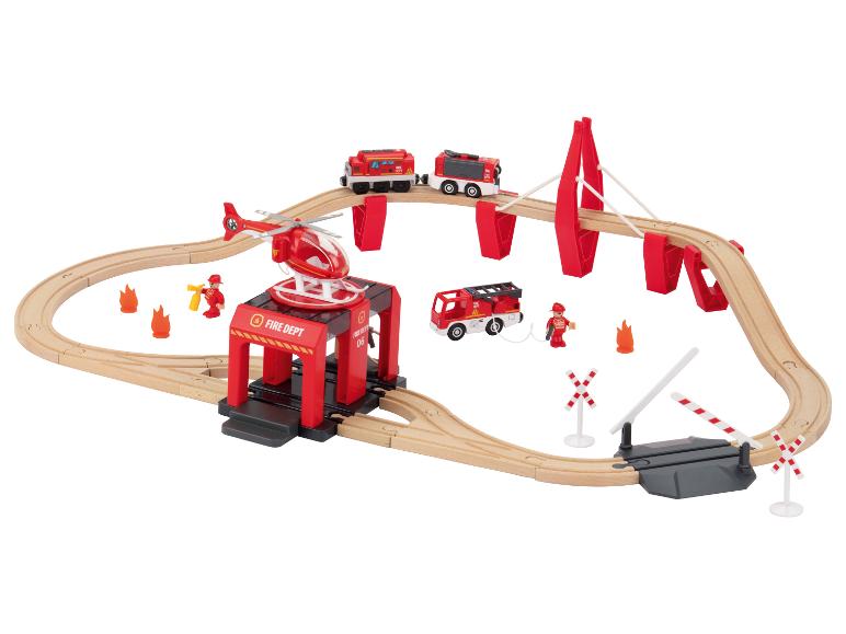 Holz-Feuerwehrzugset mit Hubschrauber, Lastwagen und Zubehör.
