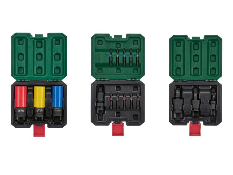 Werkzeugset mit Schlagschraubernüssen und Schraubendreher-Bits in drei offenen grünen Koffern.