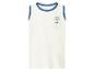 Weißes Tanktop mit blauen Rändern und dem Aufdruck „ATHLETIC SQUAD 1986 College League“.