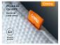 Weiße Matratze mit orangefarbenem Stoffetikett, Aufschrift „Premium Qualität“ und „Made in Europe“.