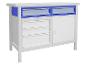 Graue Werkbank mit blauen Schubladen und Seitenschrank.