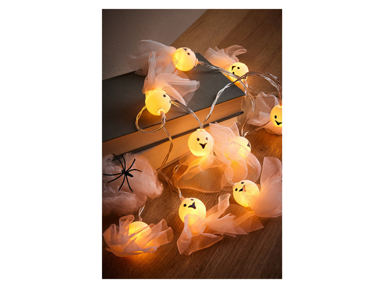 Halloween-Lichterkette mit Geistermotiven.