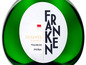 Eine grüne Flasche mit einem Etikett mit dem Namen Franken und Silvaner Kabinett trocken.