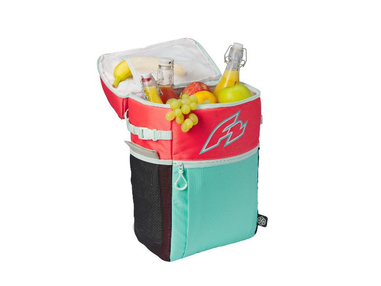 Isolier-Rucksack mit Obst und Saft, ideal für ein Picknick.