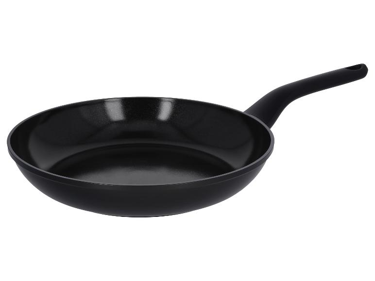 Schwarze Bratpfanne mit Antihaftbeschichtung und ergonomischem Griff.