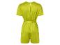 Kurzer, lindgrüner Satin-Jumpsuit.