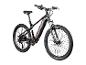 Schwarz-rotes E-Mountainbike mit Stollenreifen und Federung vorne.