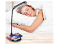 Moderne Tischlampe mit drahtloser Handy-Ladestation.