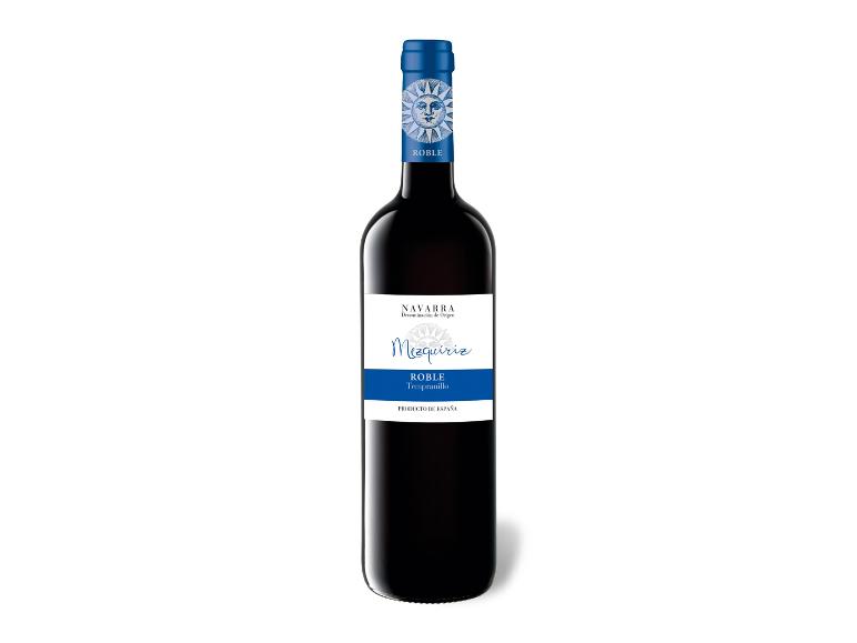 Flasche Rotwein Mezquiriz Roble Tempranillo aus Navarra mit blau-weißem Etikett.