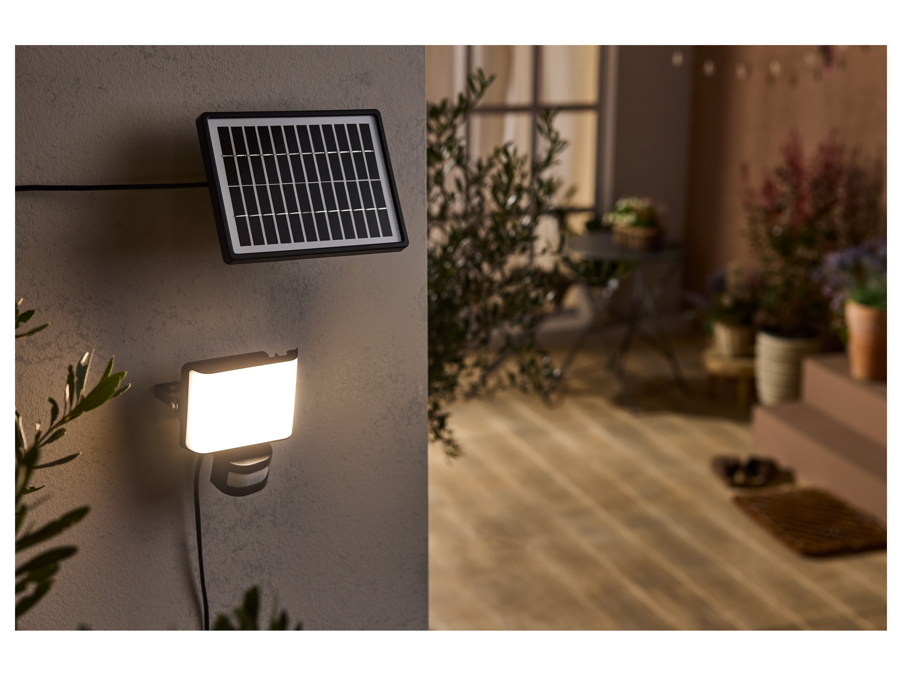 LIVARNO® LED-Solarstrahler mit Bewegungsmelder (Schwarz) – Bild 3 von 4