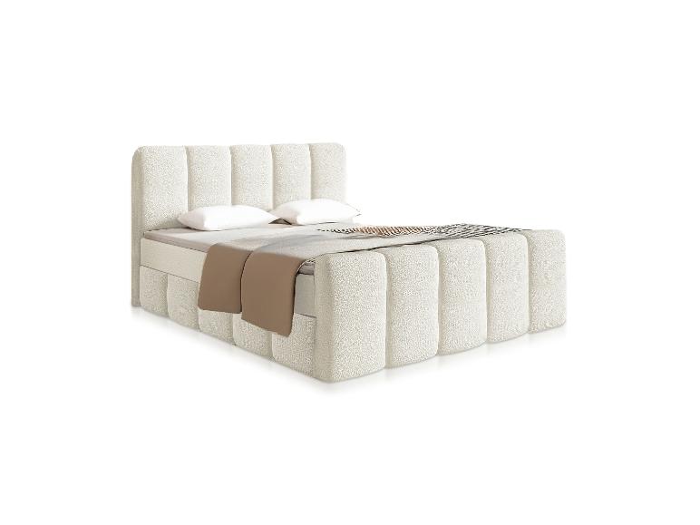 Doppelbett mit gepolstertem Kopfteil und Untergestell aus weißem Bouclé-Stoff, mit Kissen und brauner Decke.