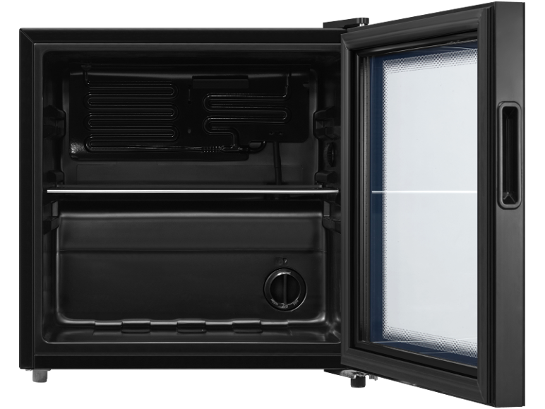 Offener schwarzer Minikühlschrank mit Glastür, zeigt das Innenregal und den Temperaturregler.