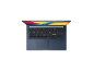 Blaues ASUS Vivobook X1704VA Notebook von oben gesehen mit geöffnetem Bildschirm.