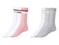 Set mit drei Paar Socken in Weiß, Rosa und Grau mit Streifen.