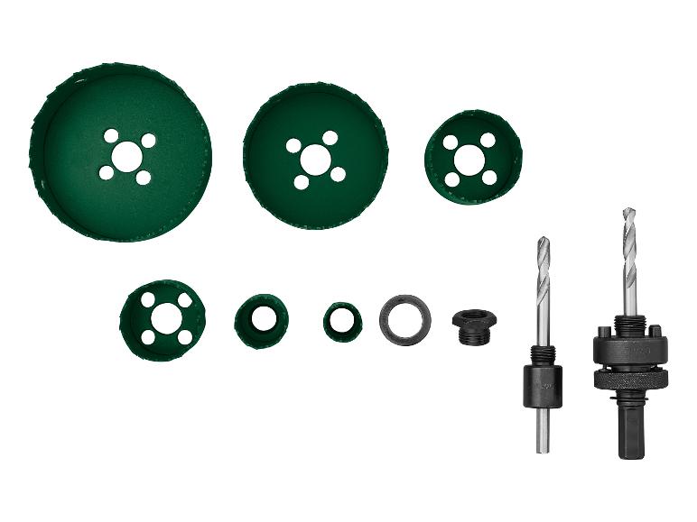Grünes Lochsägen-Set in verschiedenen Größen mit Bohrern und Adaptern.