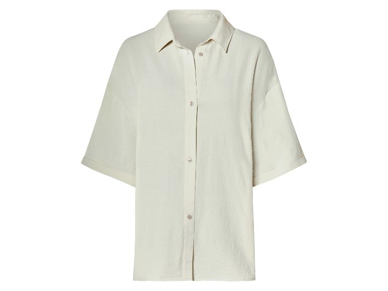 Beige Kurzarmhemd, minimalistischer Stil.