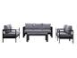 Gartenmöbel-Set aus schwarzem Metall mit grauen Kissen, bestehend aus einem Sofa, zwei Sesseln und einem Couchtisch.
