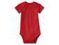 Ein rotes Baby-Bodysuit mit kurzen Ärmeln.