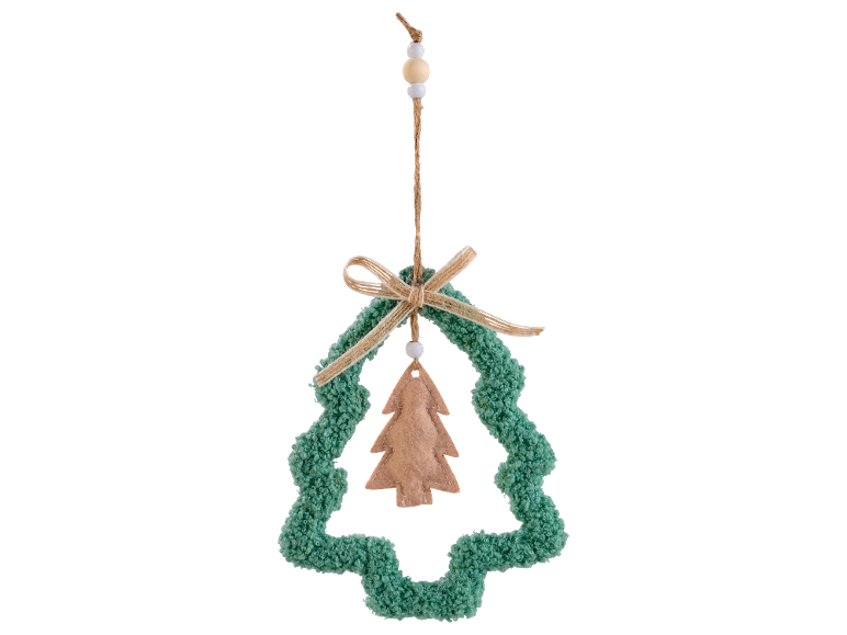 Weihnachtsdekoration in Form eines grünen Baumes mit Holzperlen und einem Filz-Weihnachtsbaum.