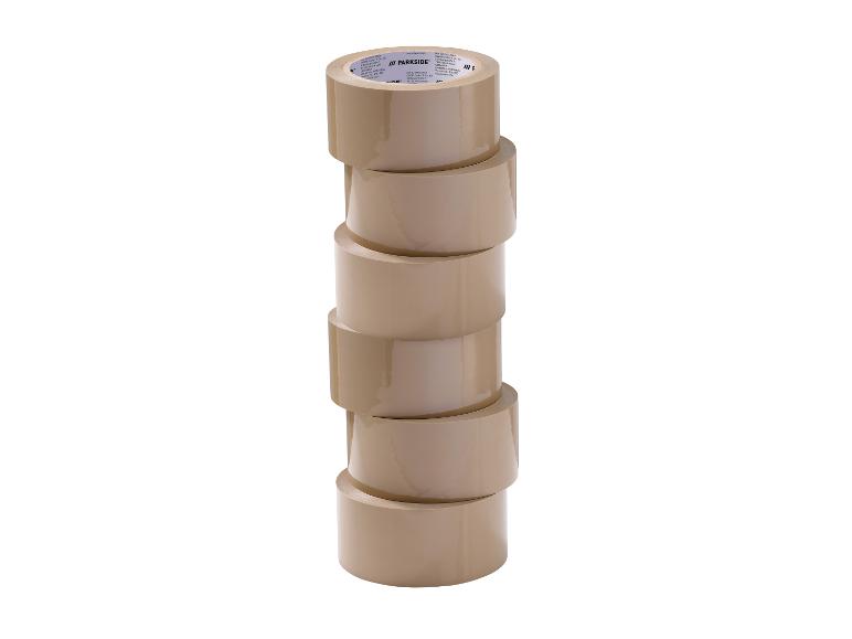 Stapel von sechs Rollen braunem PARKSIDE Paketband auf weißem Hintergrund.
