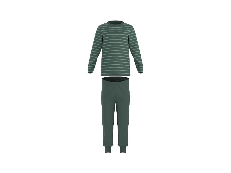 Zweiteiliger Kinderpyjama, grün gestreiftes Langarmshirt und grüne Hose.