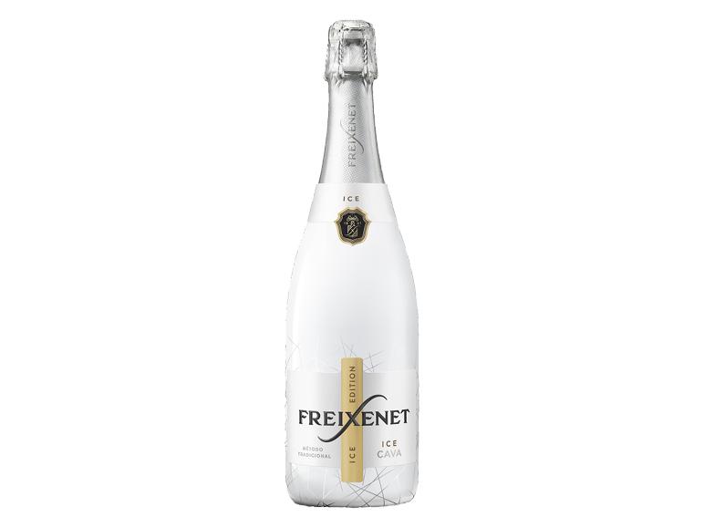 Eine Flasche Freixenet Ice Edition halbtrockener Cava Schaumwein.