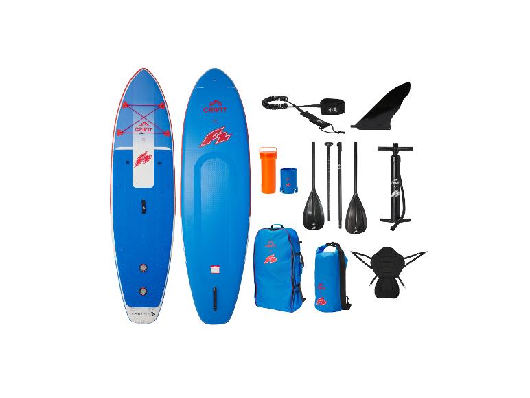 Zwei blaue Paddleboards mit Zubehör wie Paddel, Pumpe, Finne und Taschen.