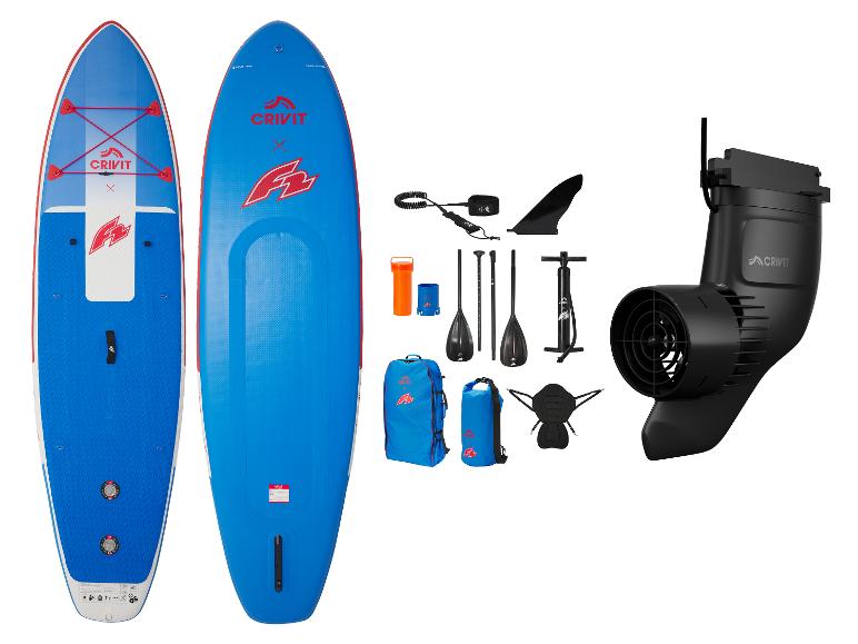 Blaues aufblasbares SUP-Board mit Paddel, Pumpe, Finne, Taschen und Elektromotor.
