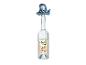 Schnapsflasche mit Haselnuss-Etikett und einem Alpenhut mit Edelweißblume.