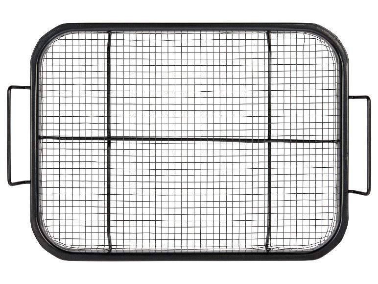 Ein schwarzes Backblech mit Gitterrost