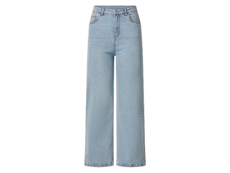 Hellblaue, weite Jeans mit hohem Bund