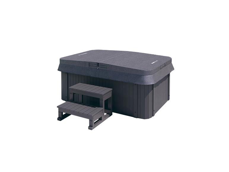 HOME DELUXE Außenwhirlpool Horizon mit grauer Abdeckung und Treppe.