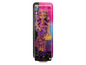 Monster High Puppe Clawdeen Wolf in einem lila Outfit.