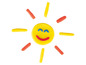 Eine lächelnde Sonne aus Knetmasse.