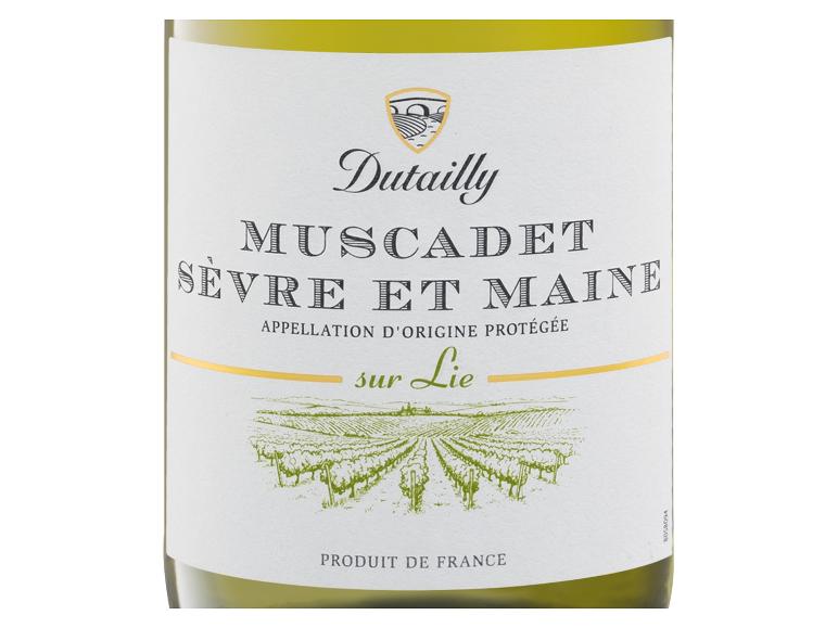 Etikett einer Weißweinflasche mit „Muscadet Sèvre et Maine sur Lie“ und einer Weinbergslandschaft.