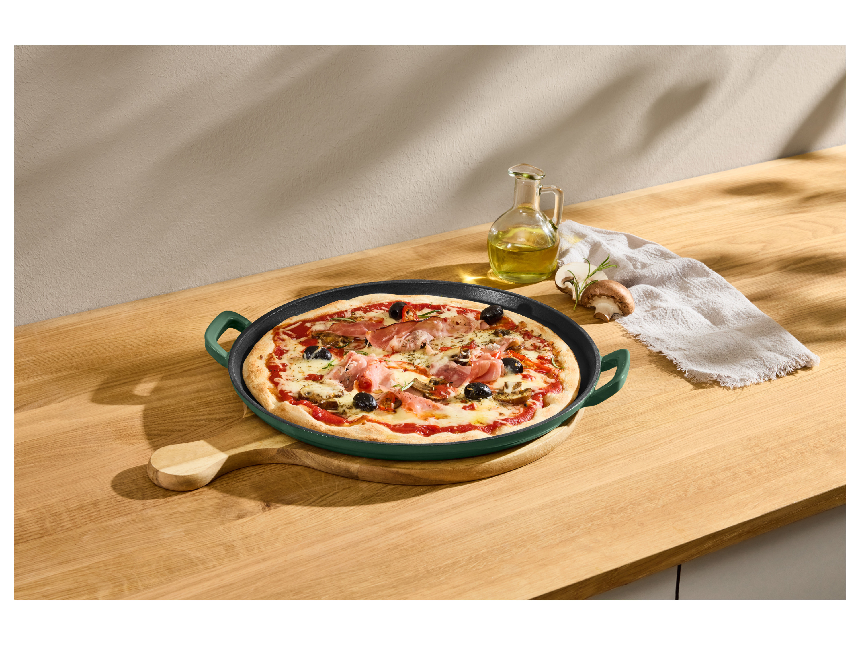 SILVERCREST® Premium-Gusseisenpizzaplatte Ø 31 cm Premium-Gusseisengrillplatte L 36,0 x B 26,0 cm (Pizzaplatte/grün) – Bild 2 von 4