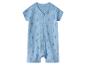 Hellblauer Baby-Strampler mit kurzen Ärmeln und Segelboot-Muster, mit Reißverschluss vorne.
