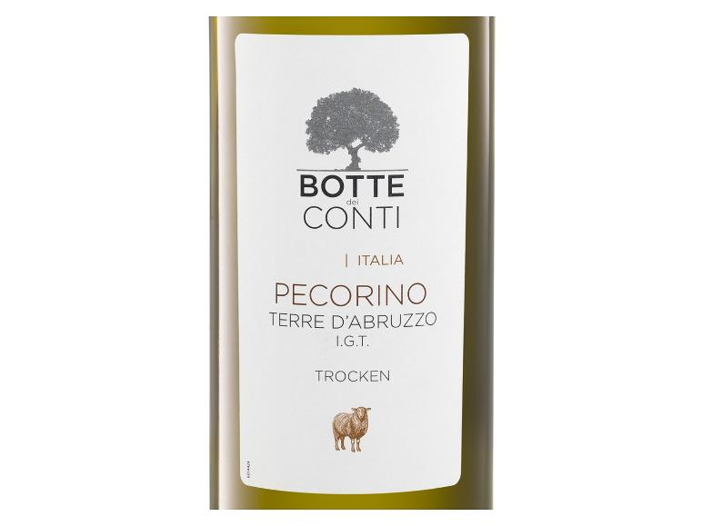 Weißweinflasche mit Etikett, das einen Baum, ein Schaf und den Text „Pecorino Terre d'Abruzzo I.G.T.“ zeigt.