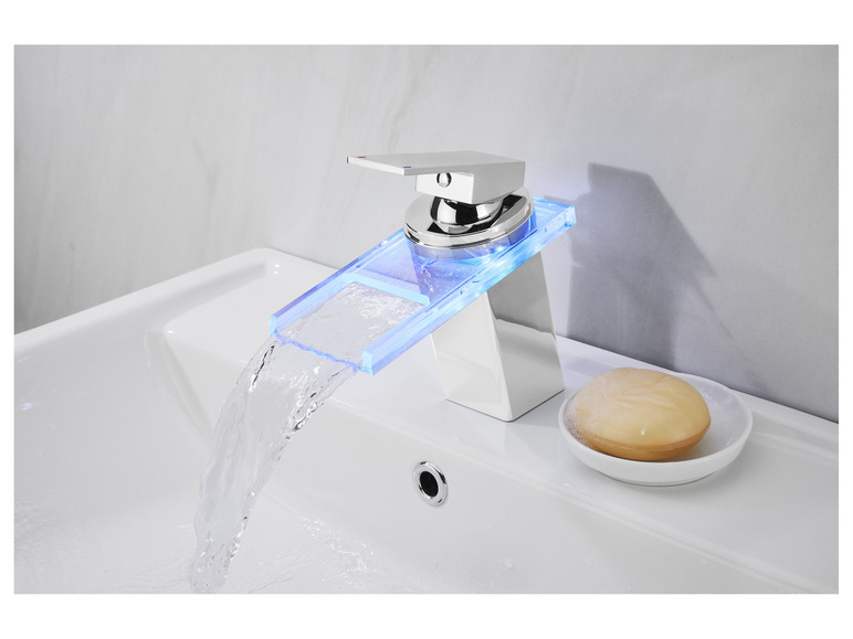 Gehe zu Vollbildansicht: LIVARNO home LED-Waschtischarmatur, mit Wasserfall-Auslauf - Bild 2